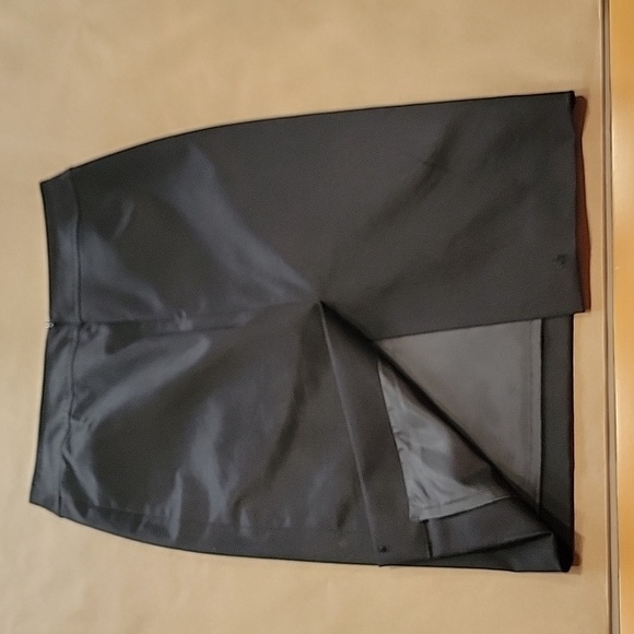 Untitled Size 1 Black Pencil Skirt, Back Zipper Closure, Exc. Used Condition - Picture 8 of 10